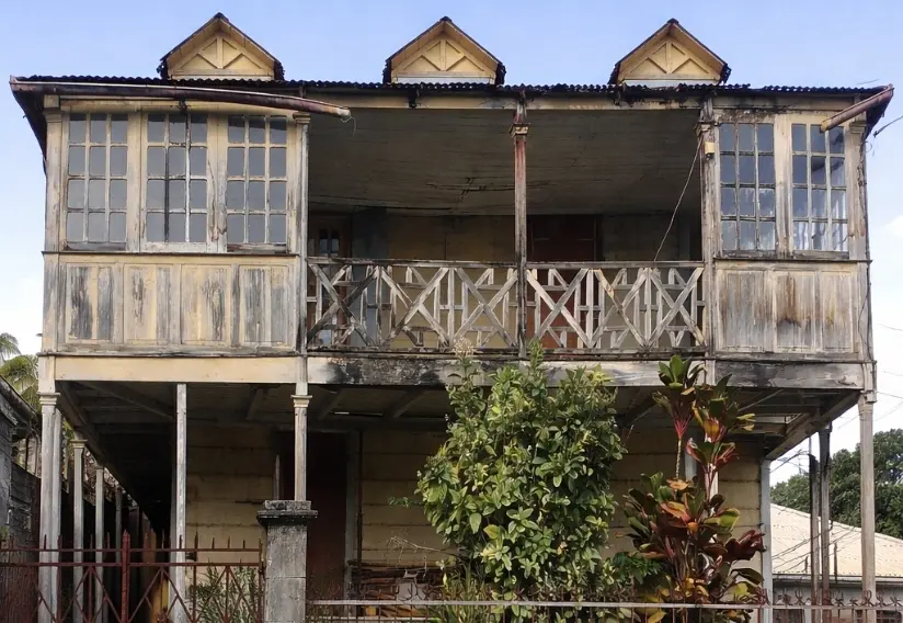Expo OSE & GWADA – Vieille maison en bois