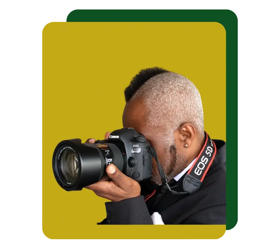 Bio Photographe militant Paris BJL en action avec son appareil photo canon